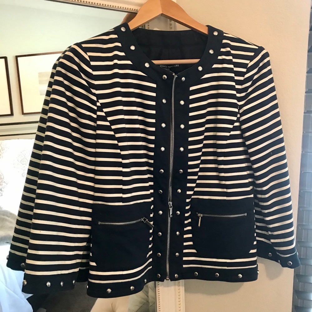 Jones New York quarter sleeve zip jacket